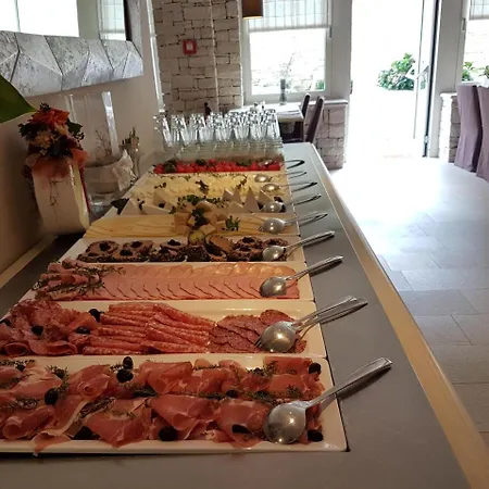 & Celigo ホテル 4*