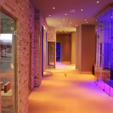 & Celigo Hotel